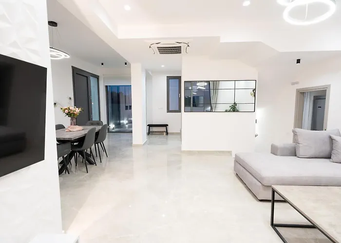 Pasadra Villa Afándu